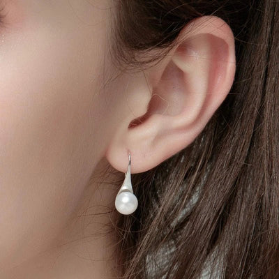Éloïse™ - Boucles d’oreilles pendantes classiques avec perle - L'Atelier de Fleure