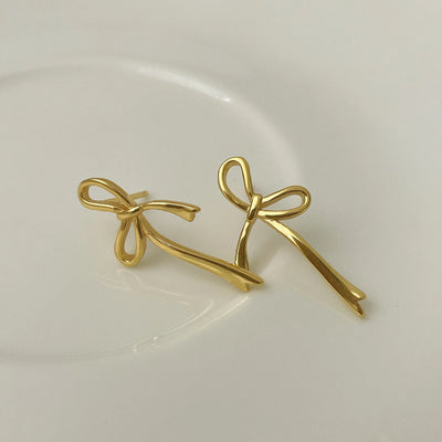 Nina™ - Boucles d’Oreilles Clous Nœud - L'Atelier de Fleure