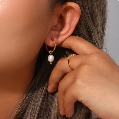 Elise™ - Boucles d’Oreilles Anneaux avec Perle - L'Atelier de Fleure