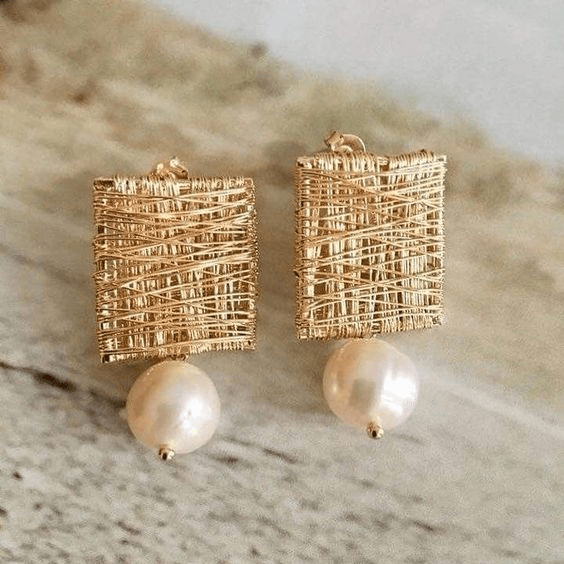 Camille™ - Boucles d’oreilles vintage carrées avec perle - L'Atelier de Fleure