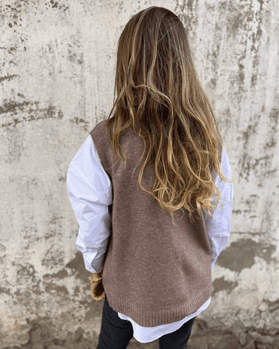 Nola™ – Gilet tricoté chic pour femme - L'Atelier de Fleure